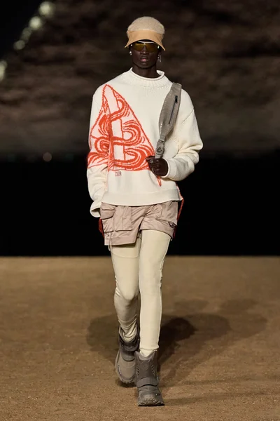 Look 50